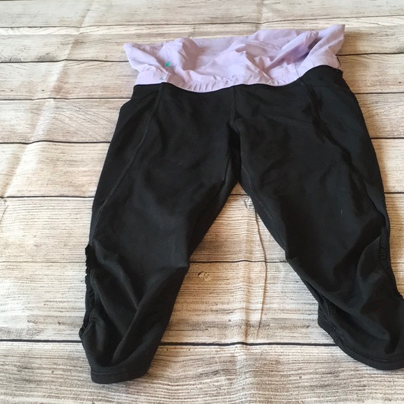 Lululemon Run: Nothing To Hide Crop, size 4. - Picture 4 of 7